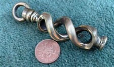 Toilet cistern light servants