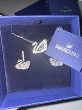 New Silver Swarovski Swan