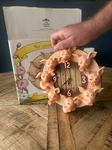 Pigs galore wall - wall, clock