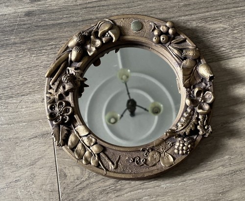 Small gold decorative mirror - small,