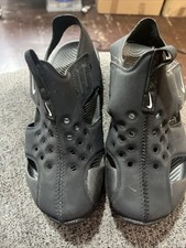 Nike Boys Size 13.5 Black Summer Sandals Beach Pool Sunray closed toe 