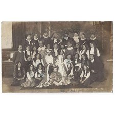 LEEDS Theatre Actors in Dress