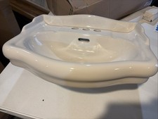 Roosevelt Pedestal Sink
