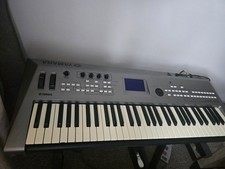 Yamaha MM6 Portable Keyboard Synthesizer