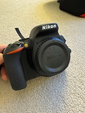 Nikon D5600 DSLR + AF-P 18-55mm VR & 70-300mm VR Lens Bundle – LOW SHUTTER COUNT