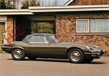 Picture Postcard>>VINTAGE CAR, 1976 JAGUAR V.12 E.TYPE