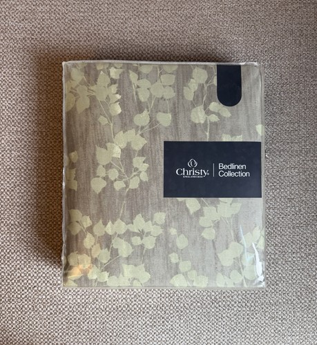 Christy painted leaf green - in,