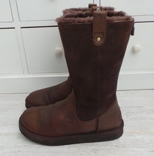 UGG AUSTRALIA REAL LEATHER MID