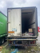 40 foot fridge trialer them o king. Good fibre body. Water tight. Been stud   