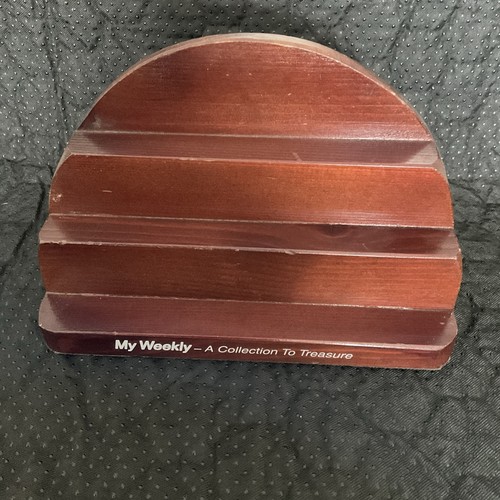 Vintage wooden thimble stand - wooden,