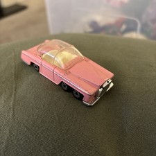 Matchbox 1:64 Scale Lady