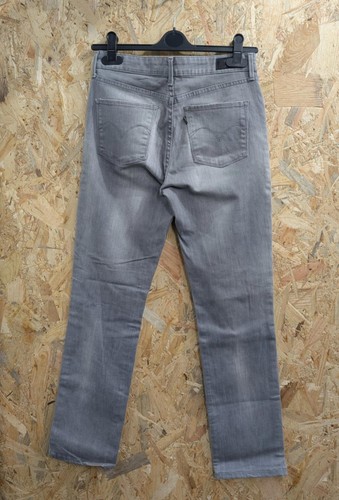 Levis demi curve - curve, size