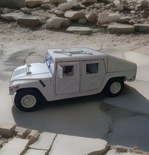 Motor Max Humvee Model No.73252  Scale 1:24 Vintage Collectors Item
