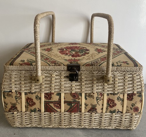 Vtg woven wicker floral - woven, wicker-
