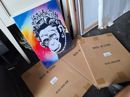 Banksy iconic monkey - banksy's, queen