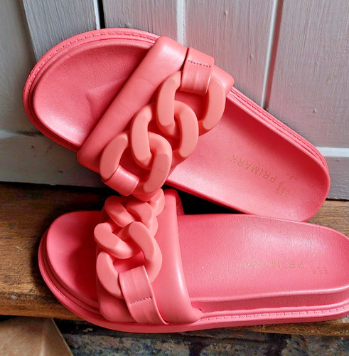 Pink slider style flat - style, chain