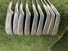 LOVELY SET OF MIZUNO T-ZOID T3 OVERSIZE GOLF IRONS WITH REGULAR GRAPHITE SHAFTS.