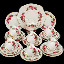 21 Piece SUTHERLAND Fine Bone China red roses / Gilt Floral Tea Set Retro Vtg