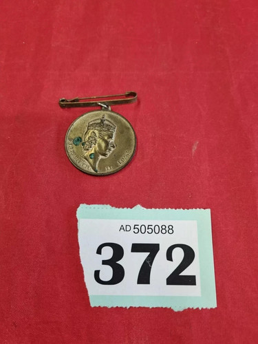 Coronation medallion queen - coronation,