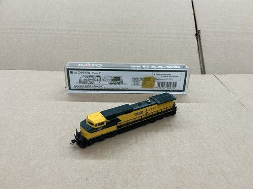 Kato gauge diesel locomotive - kato,