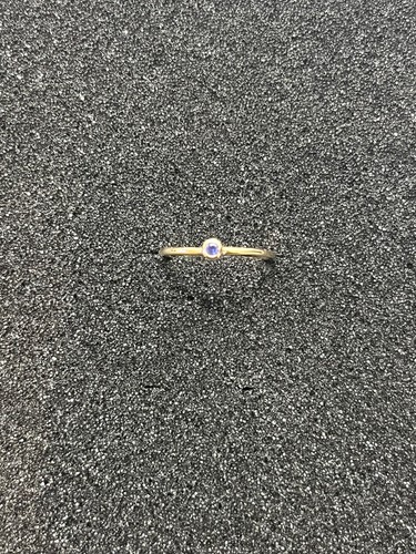 1mm solid 9crt gold - , sapphire