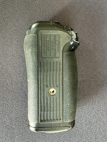 Genuine nikon d10 grip - genuine, mb-d10