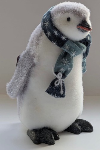 Penguin figurine statue - statue, with