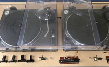 PAIR of TECHNICS 1210 mk2 TURNTABLES, BLACKwith NEEDLES/ LIDS. Lovely condition 