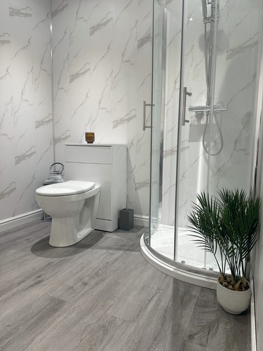 White marble matt bathroom - matt,