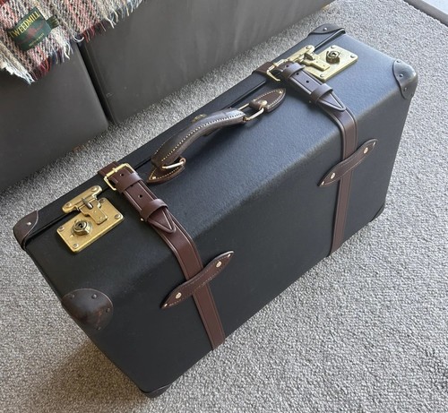 Globe trotter globetrotter - globe-trotter,