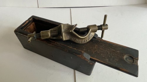 Vintage griffin george - griffin, &