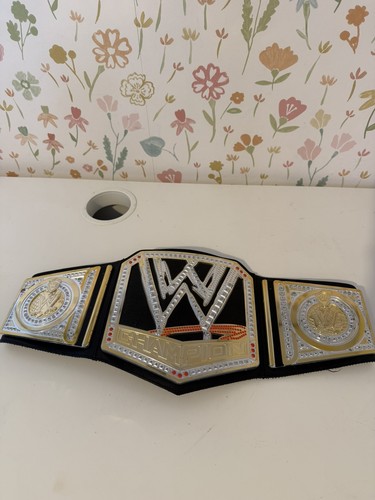 Wwe world heavyweight champion - world,