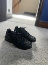 Black Nike TNs