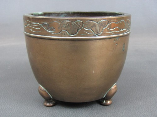 Antique japanese bronze cashe - bronze,