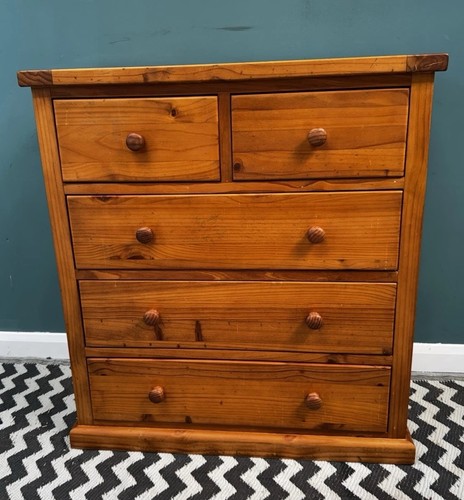 Quality pine chest - , of
