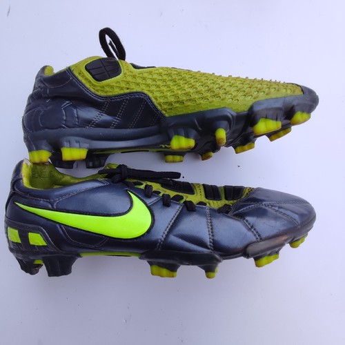 Nike total strike - strike, iii