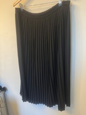 Berkertex Pleated Skirt Size