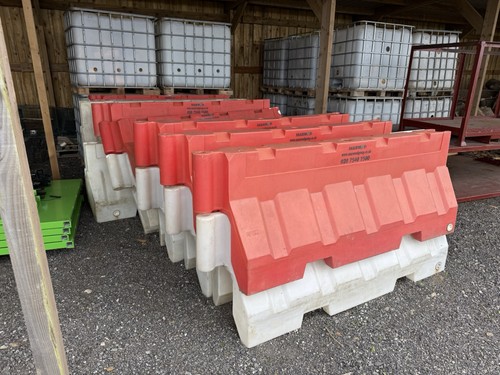Jersey barriers job - job, lot