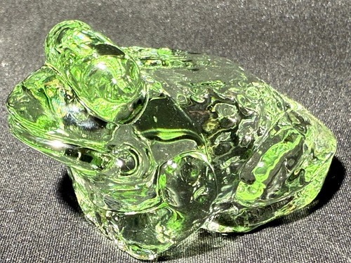 Green vaseline uranium glass - uranium,