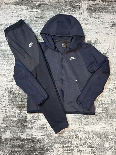 Nike tech fleece old season