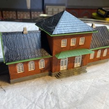 N Gauge Model Railway Station