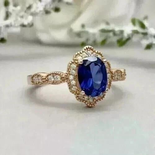 Oval cut blue sapphire - blue,