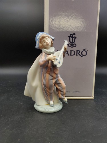 Lladro mandolin serenade - "mandolin, serenade"