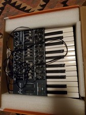 Arturia Minibrute - Analogue Synthesiser - Black 25 key