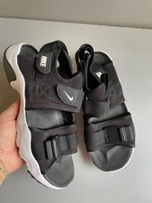 womens Nike Canyon black white