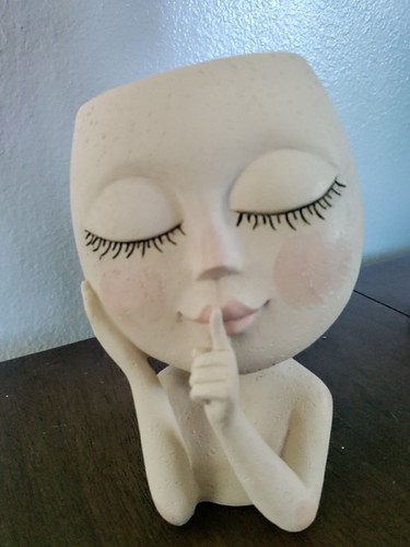 Lady face planter - pots, head