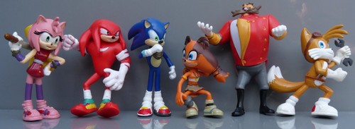 Sonic the hedgehog figures - , x