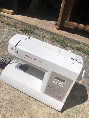 Singer sewing machine - machine,