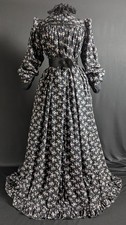 Victorian / Edwardian Antique Fashion 1890s / 1900s Ditsy Floral Tea Gown Dress