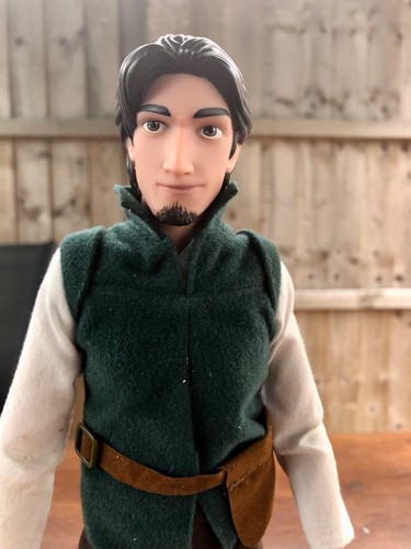 Disney store flynn rider heavy - disney,